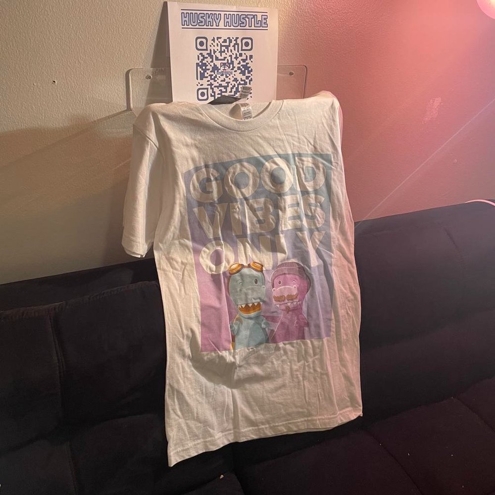 TIMEHOP Limited Edition Summer of Swag Good Vibes Only T-Shirt (NWT, Small)